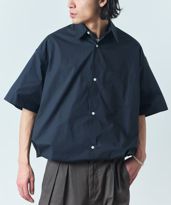 Wide silhouette spindle regular collar short sleeve shirt / hem code [limited edition]