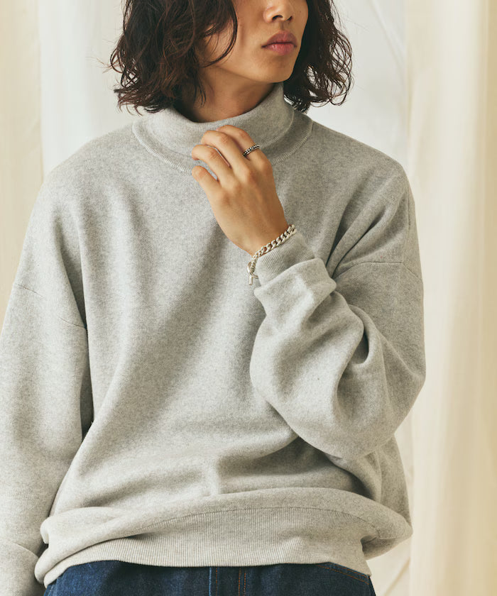 Relax Fit Sweat-Like Turtleneck Knit 【Limited Edition】