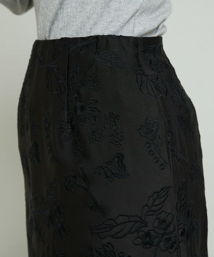 Flower Embroidery I-Line Easy Skirt