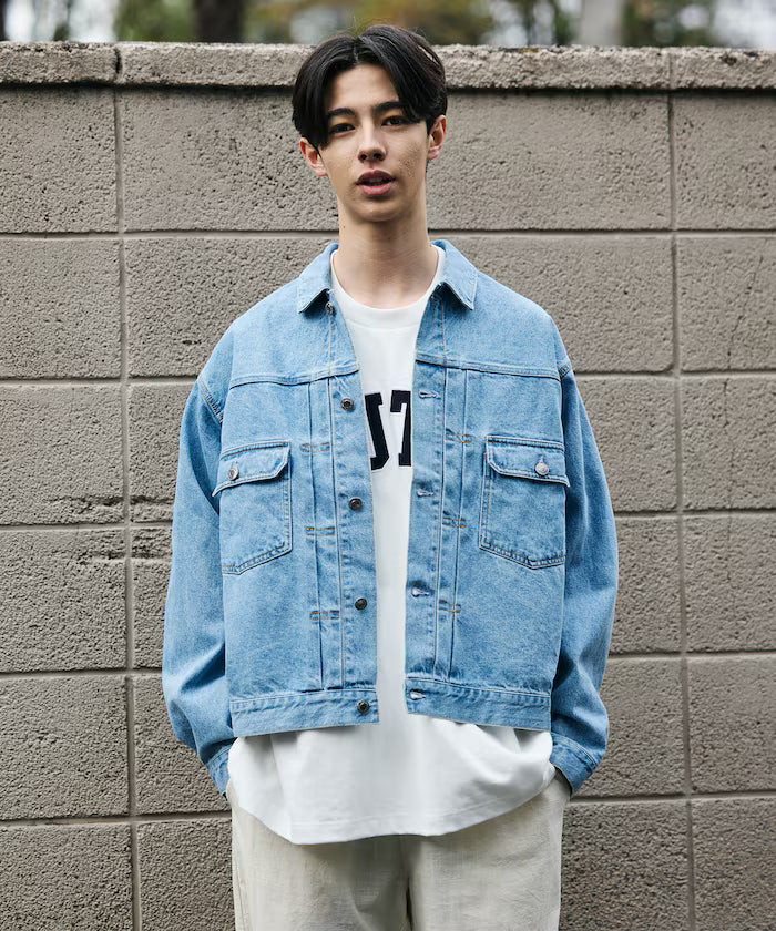 Short-Length Relaxed Denim Trucker Jacket