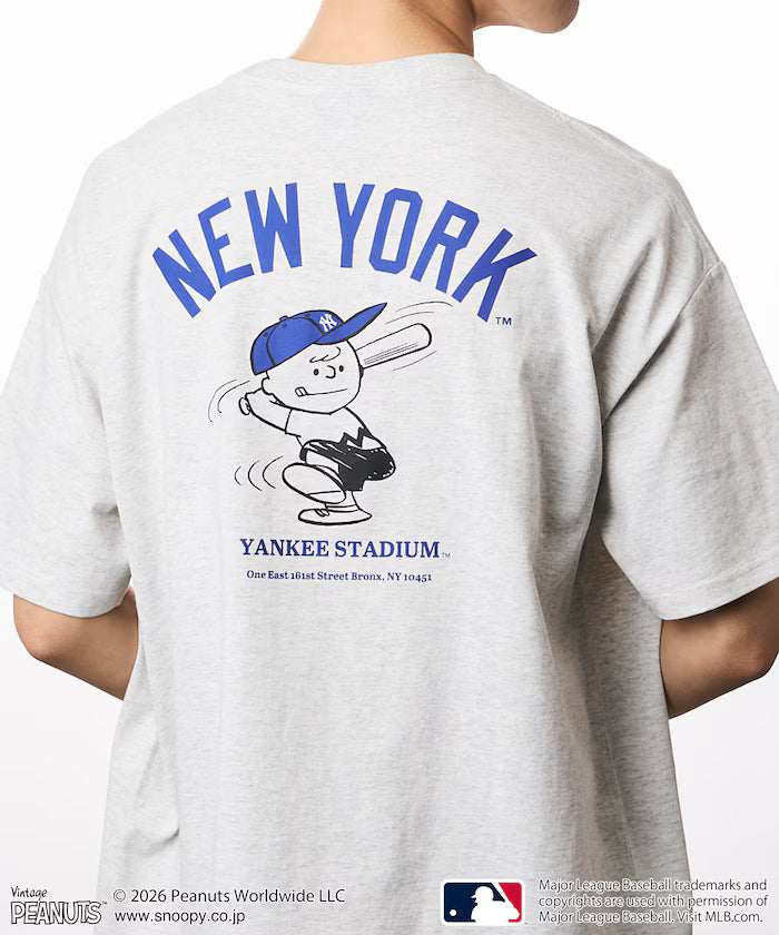 PEANUTS×MLB Exclusive Big Silhouette Back Print T-Shirt / YANKEES 【Limited Edition】 - Ash Gray