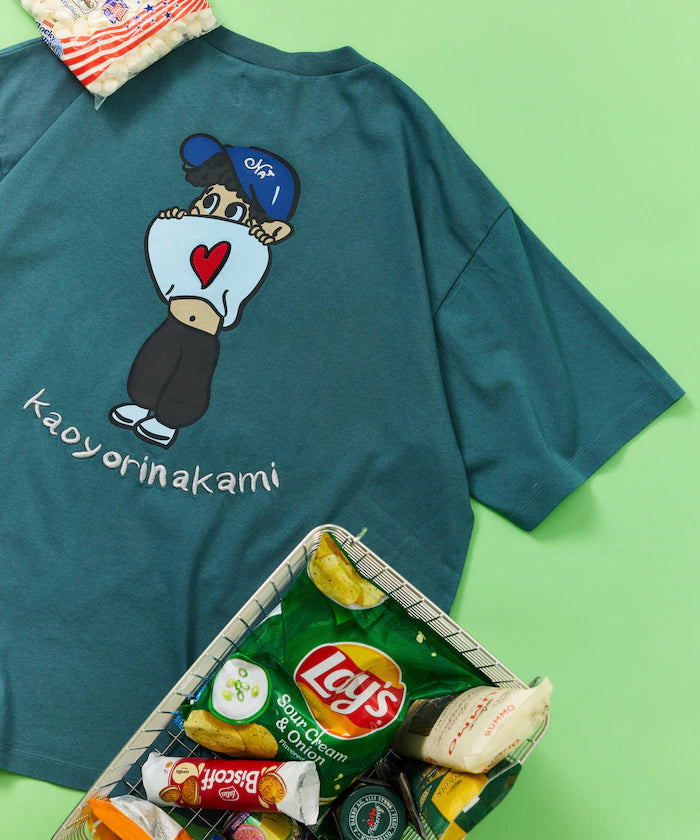 [Sales start on May 22 at 12:00] kaoyorinakami × FREAK'S STORE/ Kaoyorinakami exclusive Heso Dashi Boy Tee - Blue Green