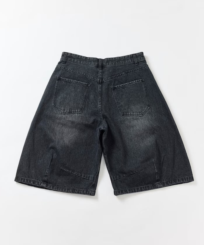 Wide Silhouette One Wash Curved Denim Cropped Shorts