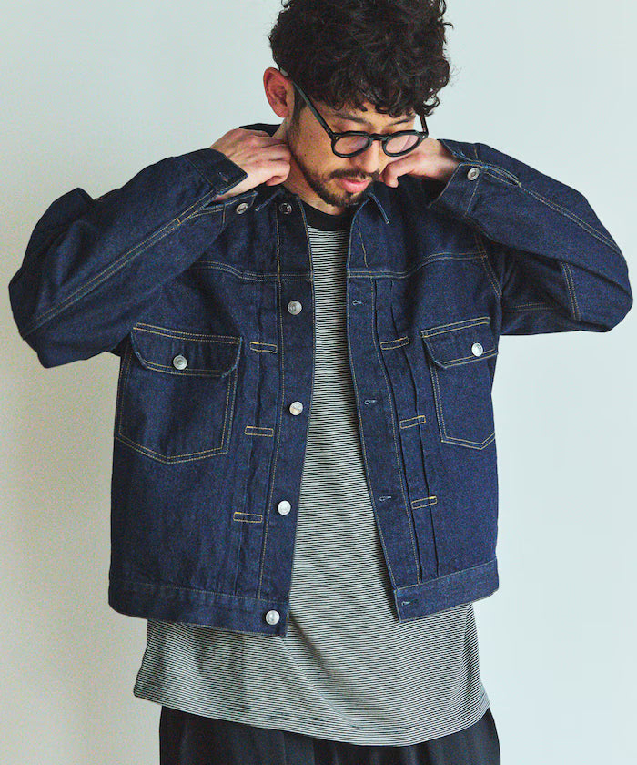 Short-Length Relaxed Denim Trucker Jacket