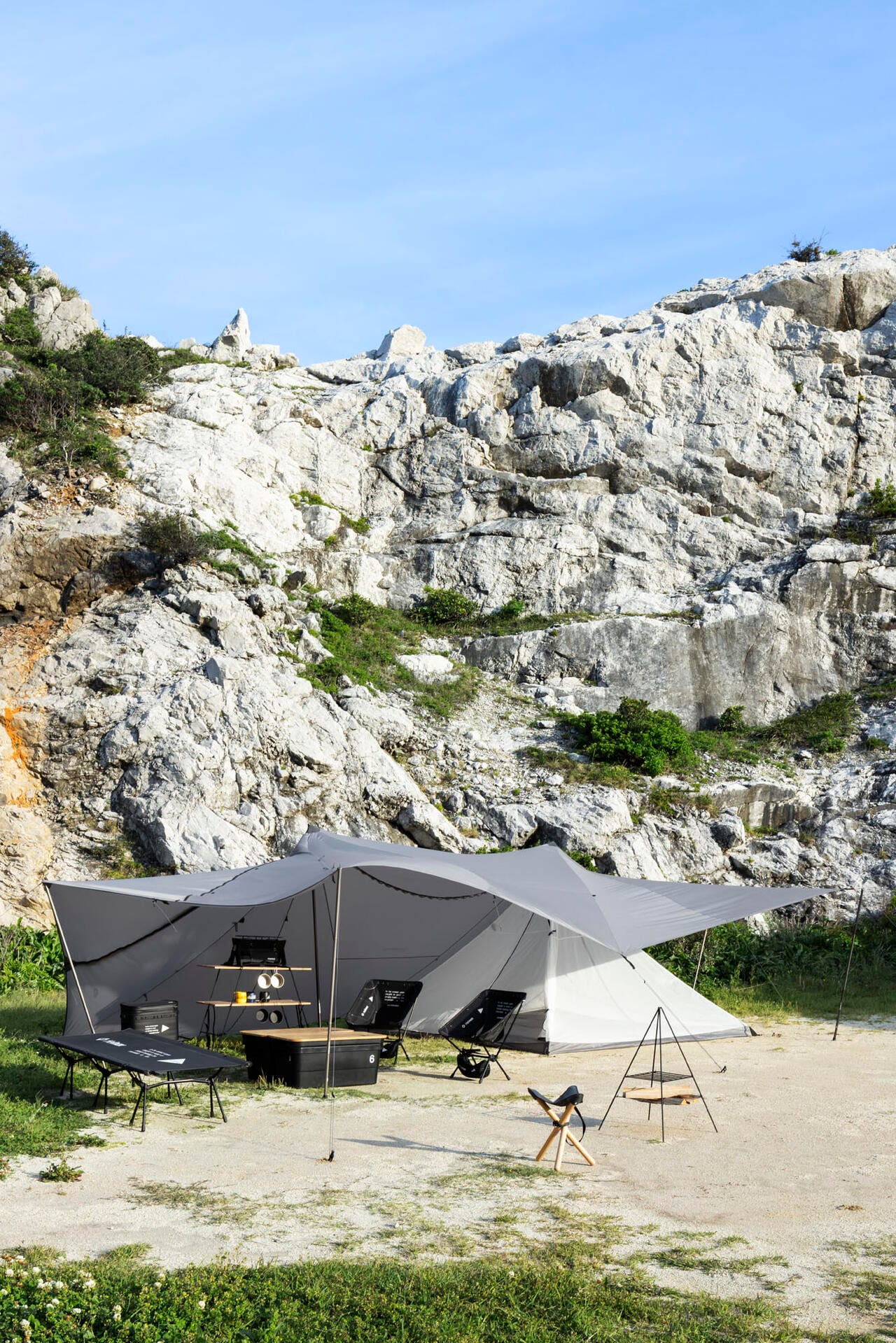 Helinox × and wander cot