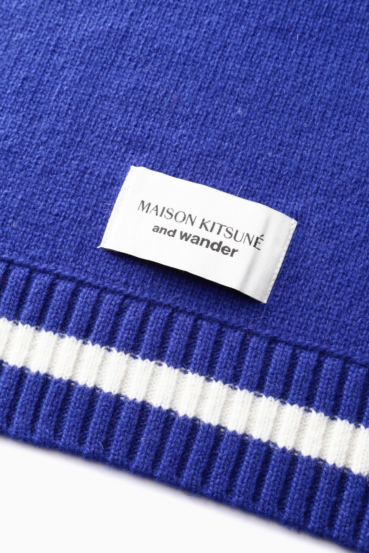 MAISON KITSUNÉ × and wander knit stole