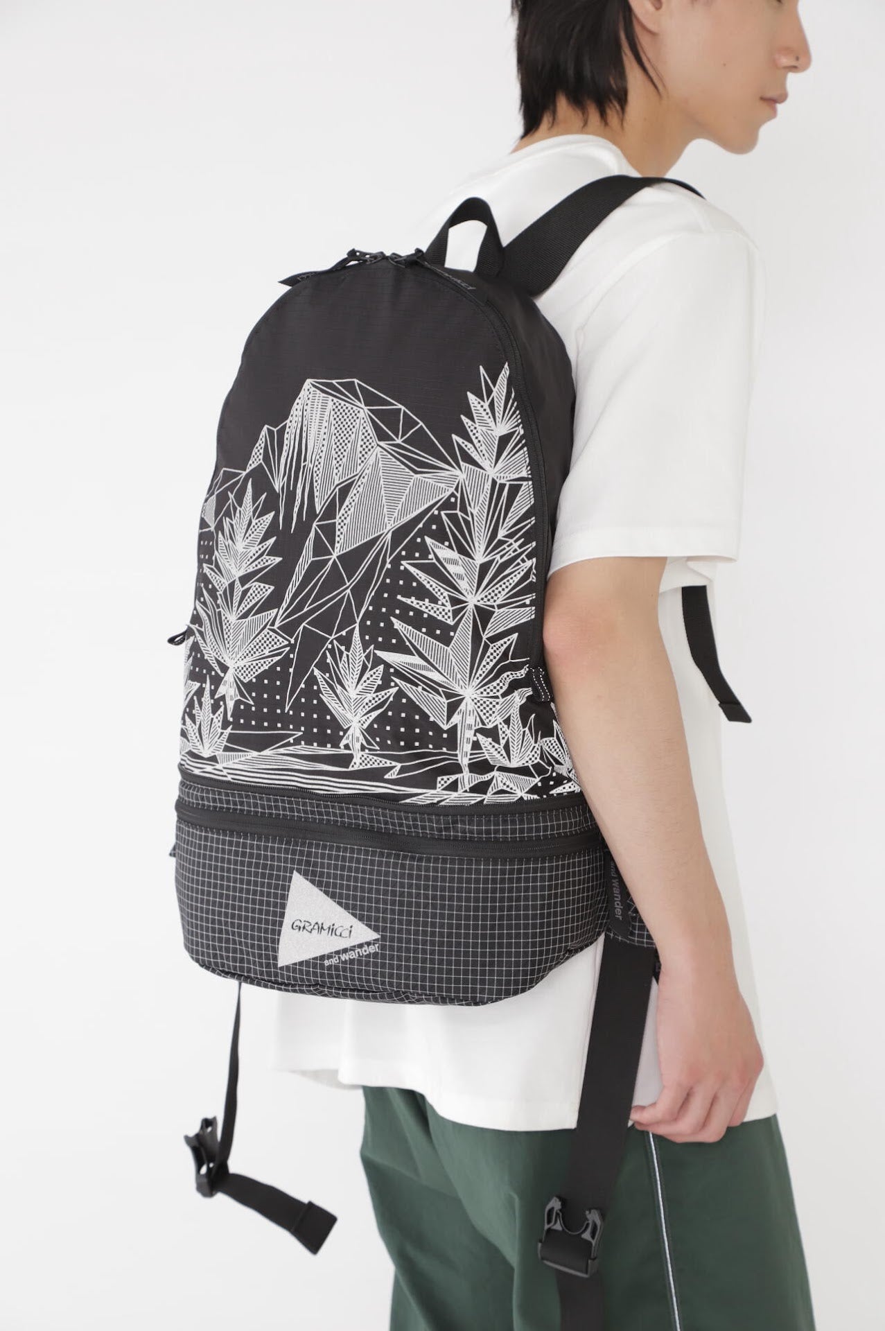 GRAMICCI × and wander 2way ripstop bag