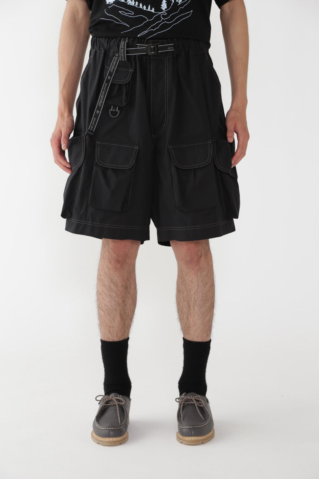 multi pocket short pants (M)