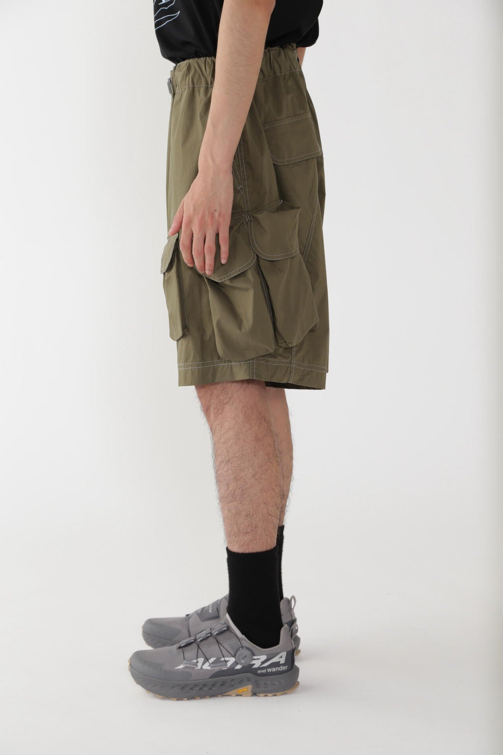multi pocket short pants (M)