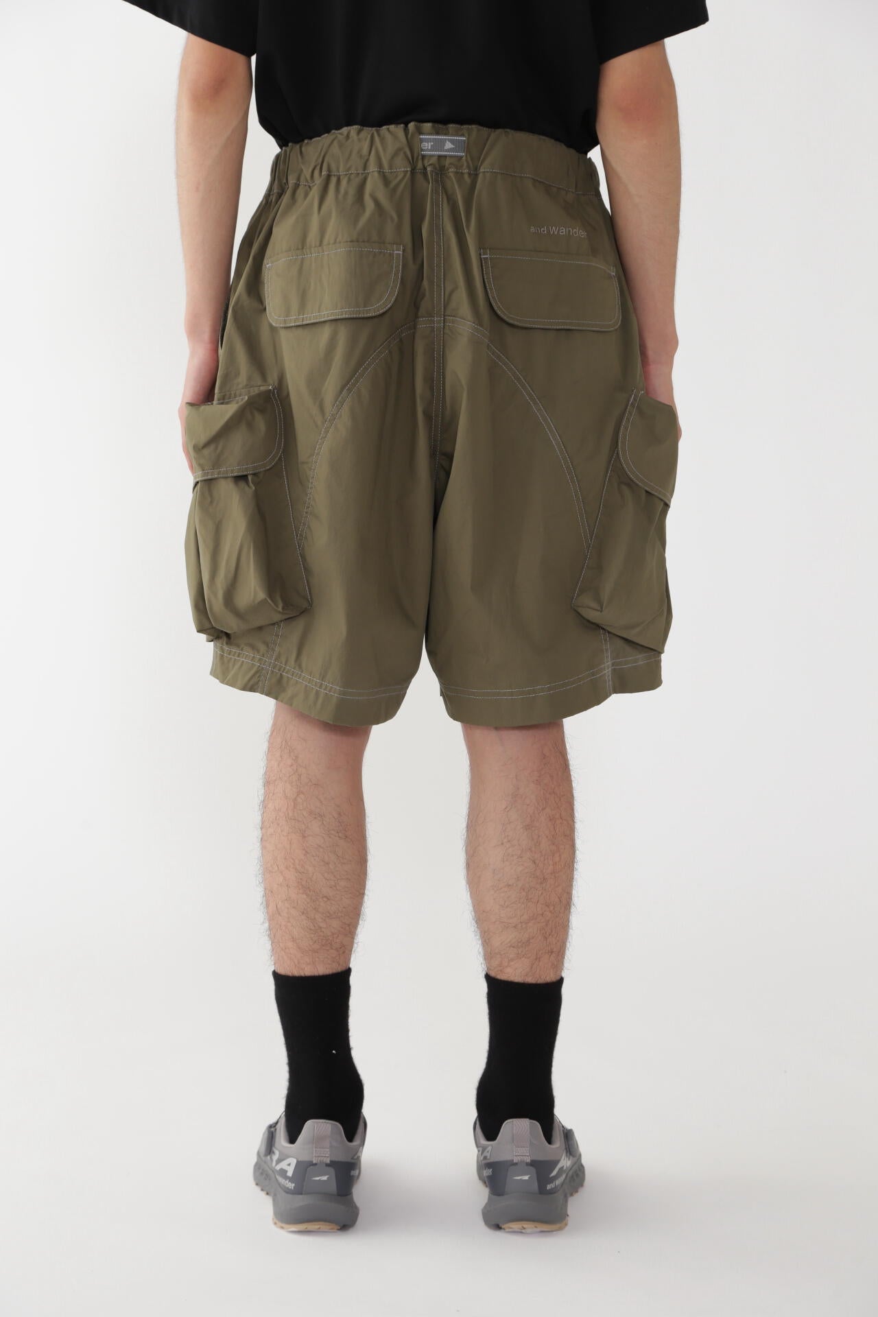 multi pocket short pants (M)