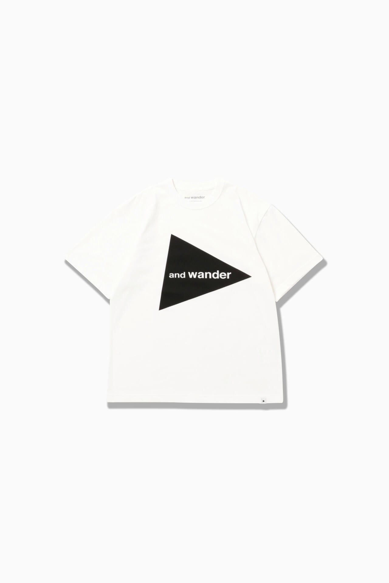 and wander big logo SS T - white