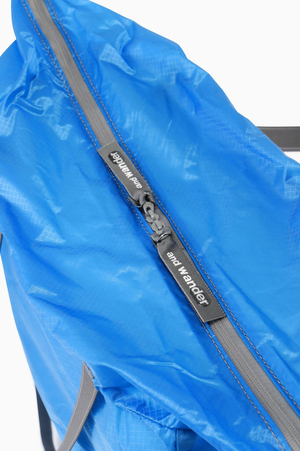 eye_C magazine x and wander sil tote bag