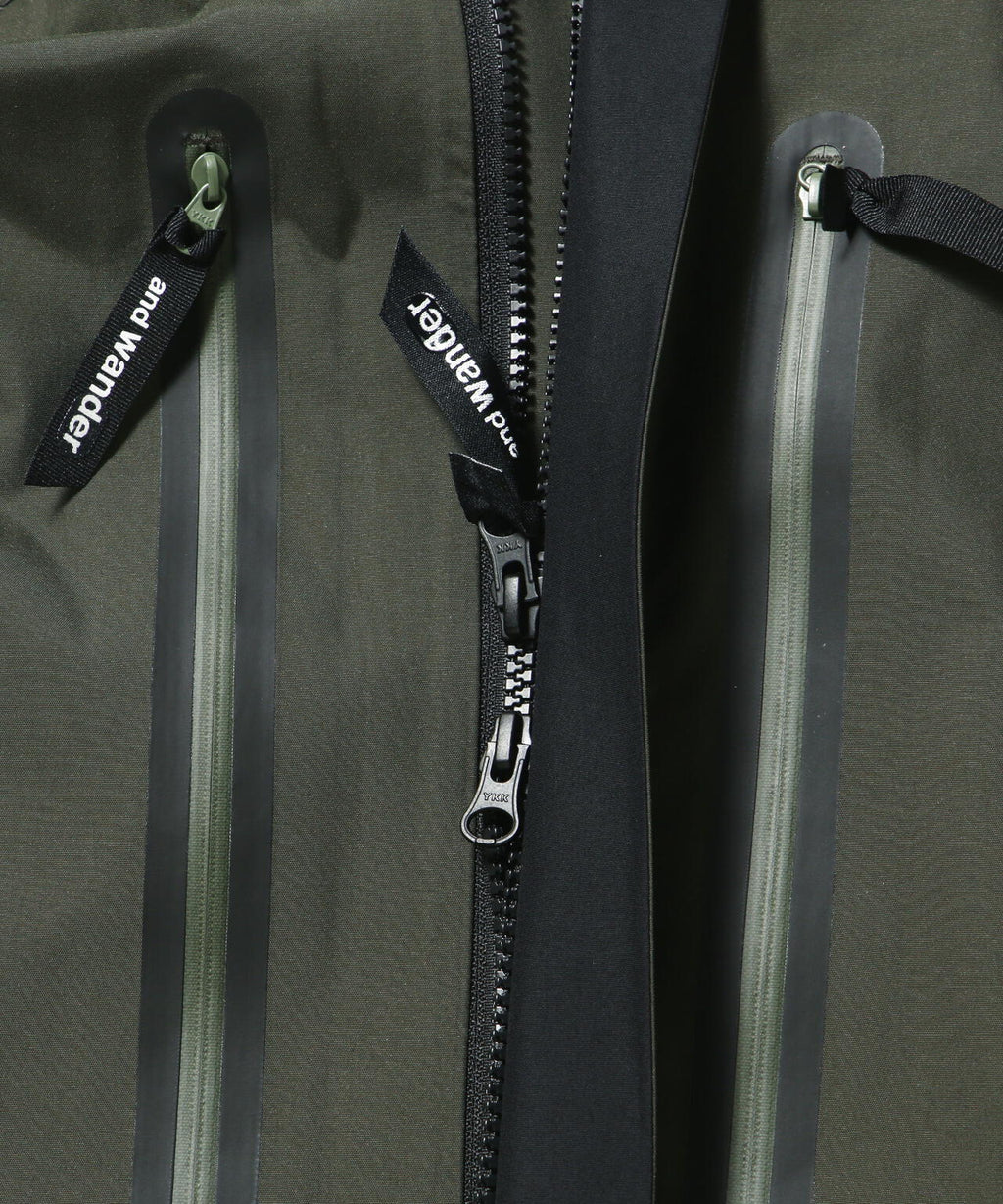 2.5L hiker rain jacket