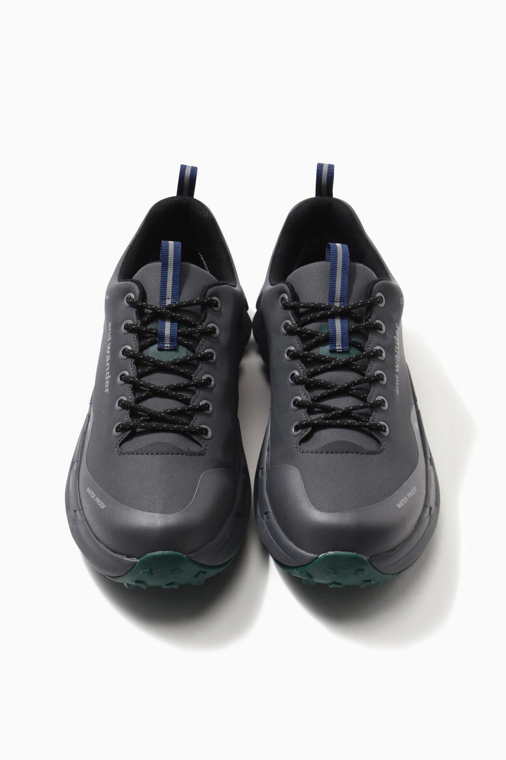 waterproof trek shoes low - charcoal
