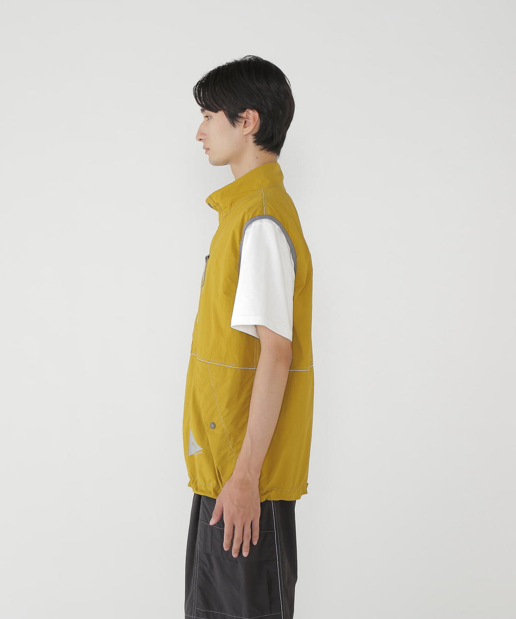 Gramicci × and wander  brushed nylon vest