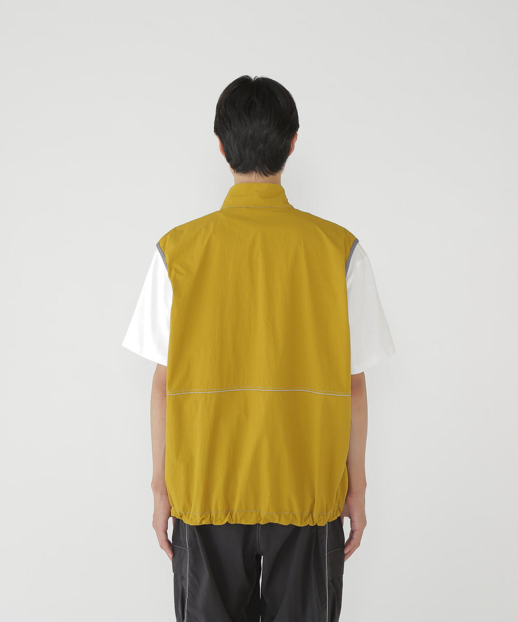 Gramicci × and wander  brushed nylon vest