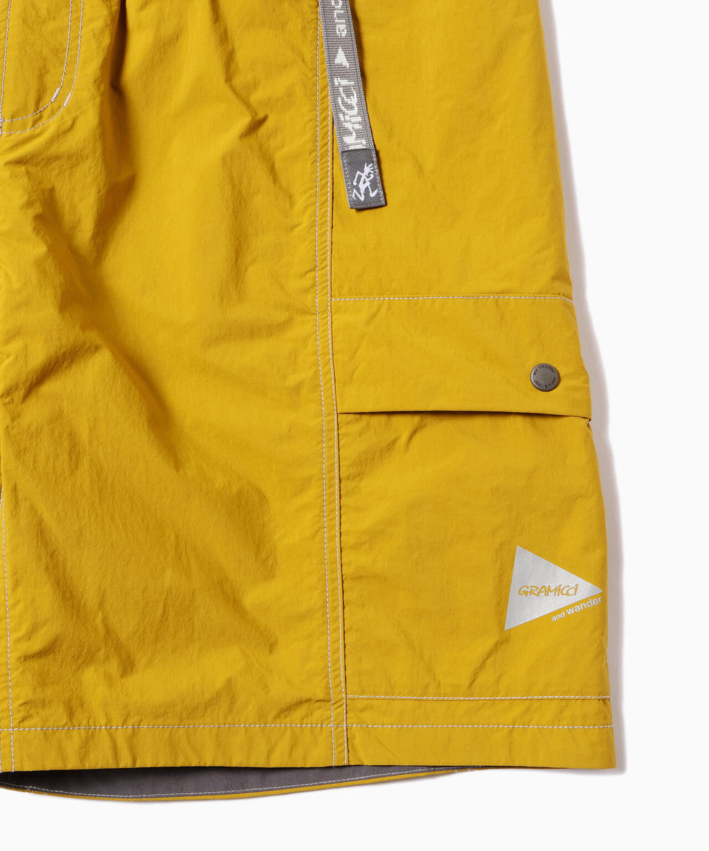Gramicci × and wander  brushed nylon short pants