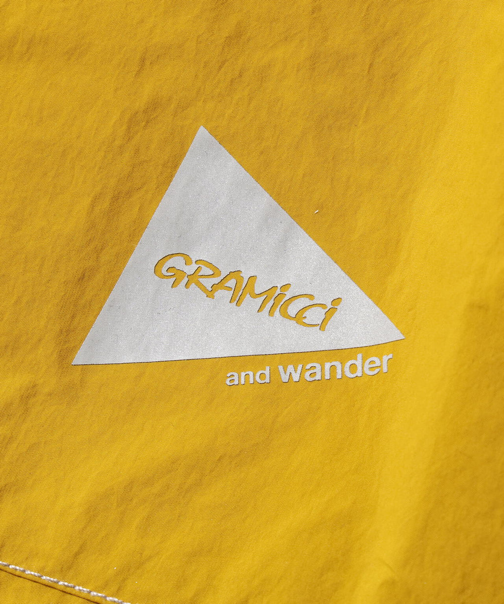 Gramicci × and wander  brushed nylon short pants