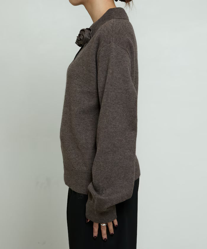 Polo knit pullover with flower motif - limited edition