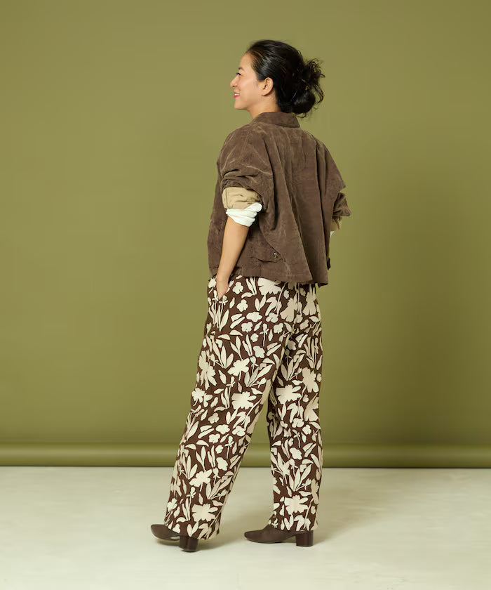 Monotone Embroidered Easy Pants