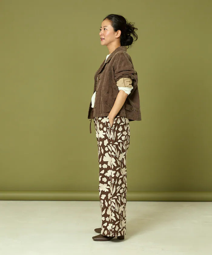 Monotone Embroidered Easy Pants