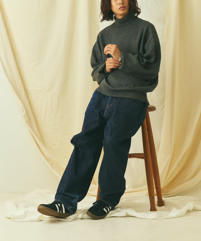 Relax Fit Sweat-Like Turtleneck Knit 【Limited Edition】