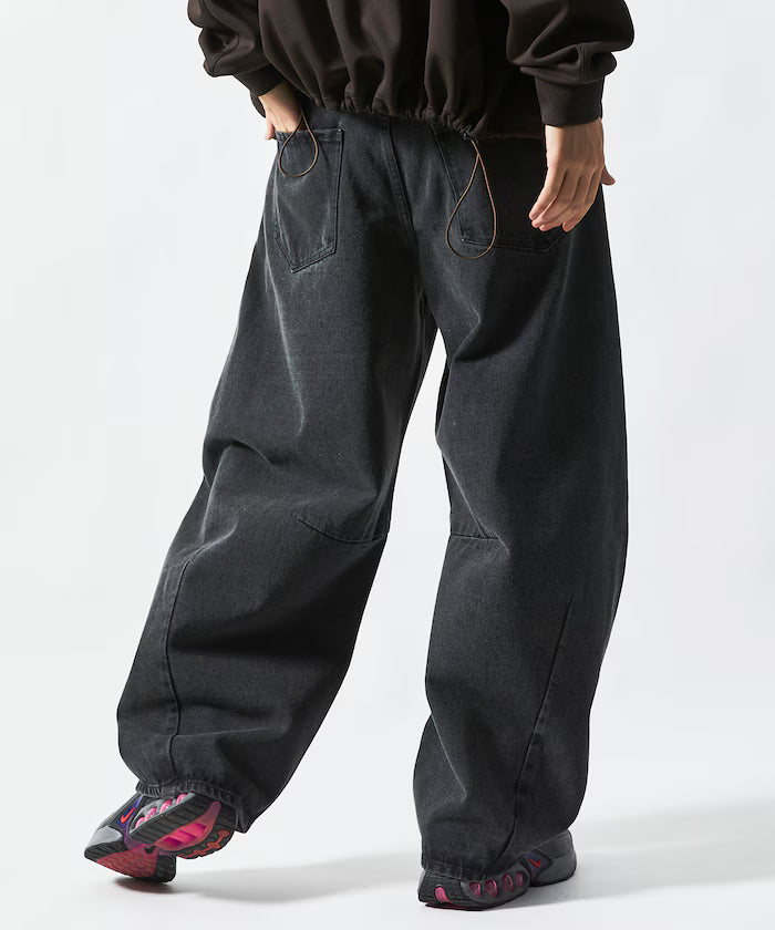 Wide Silhouette Curve Damaged Denim Pants