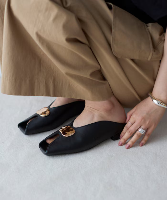 Nuance Plate Open Toe Shoes