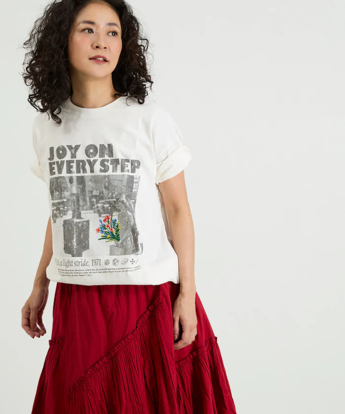 Photo Print Flower Embroidery Crew Neck T-Shirt