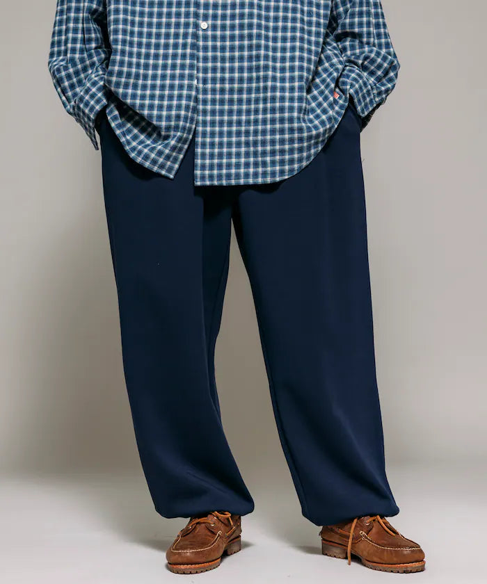 Spindle Cardboard Sweatpants / Straight Silhouette