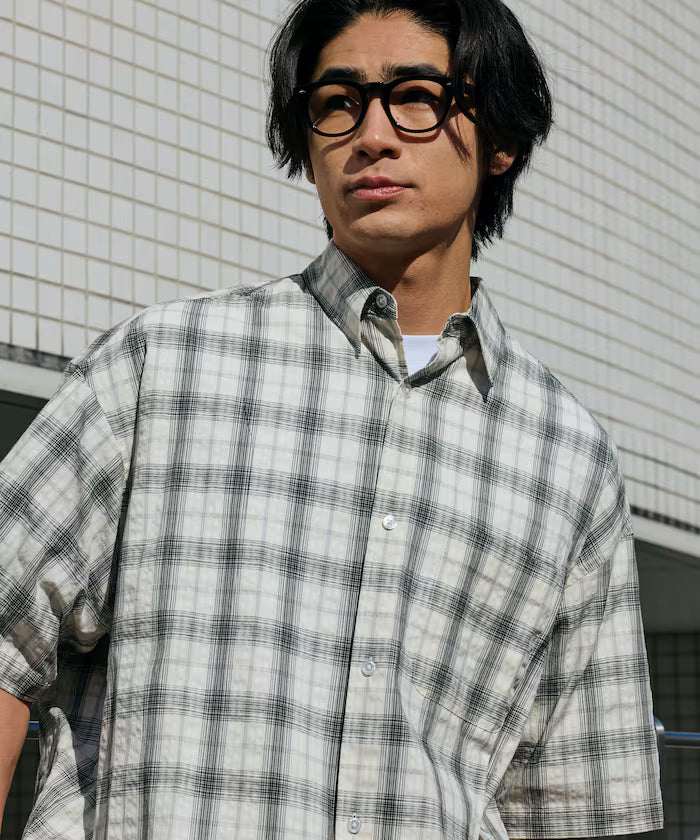 Relax Fit Regular Collar Sheer Seersucker Short Sleeve Shirt 【Limited Edition】
