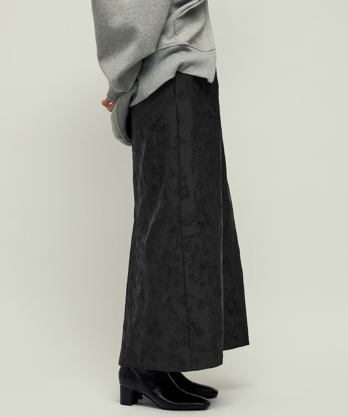 Flower Embroidery I-Line Easy Skirt