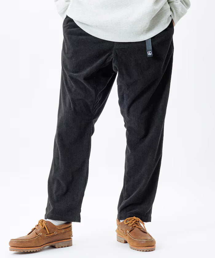 Basic silhouette corduroy climbing pants / tapered silhouette [limited edition]
