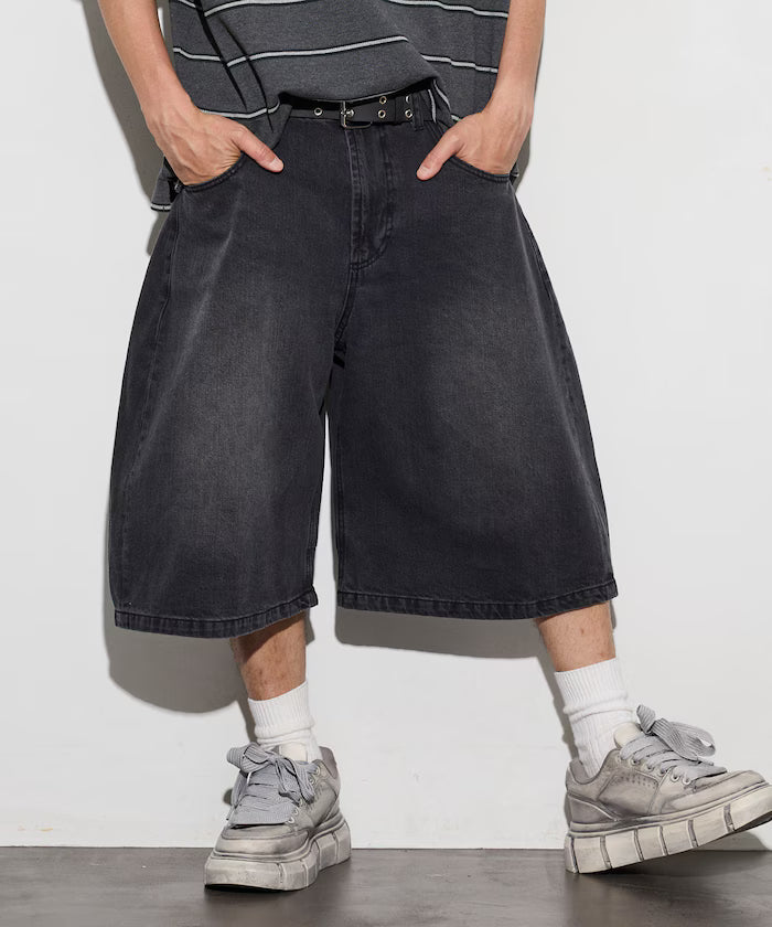 Wide Silhouette Vintage Processed Cropped Curve Denim Shorts - Black
