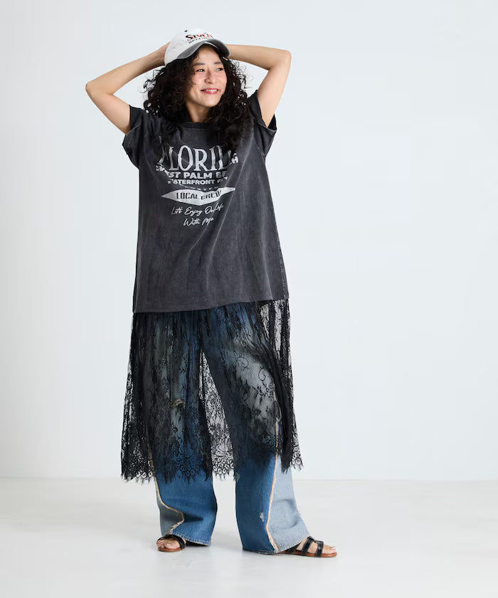 T-shirt lace docking one-piece