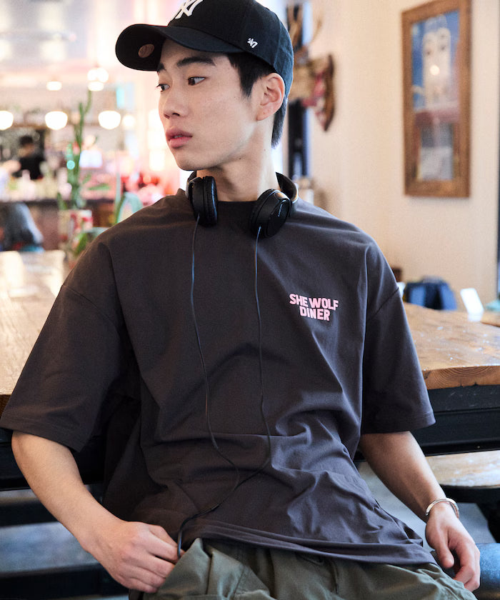 Limited Release SHE WOLF DINER × FREAK'S STORE Shewolf Diner Exclusive Big Silhouette Back Print T-Shirt Antibacterial Odor Resistance Quick Dry
