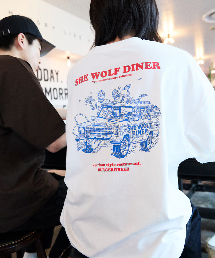 Limited Release SHE WOLF DINER × FREAK'S STORE Shewolf Diner Exclusive Big Silhouette Back Print T-Shirt Antibacterial Odor Resistance Quick Dry - White