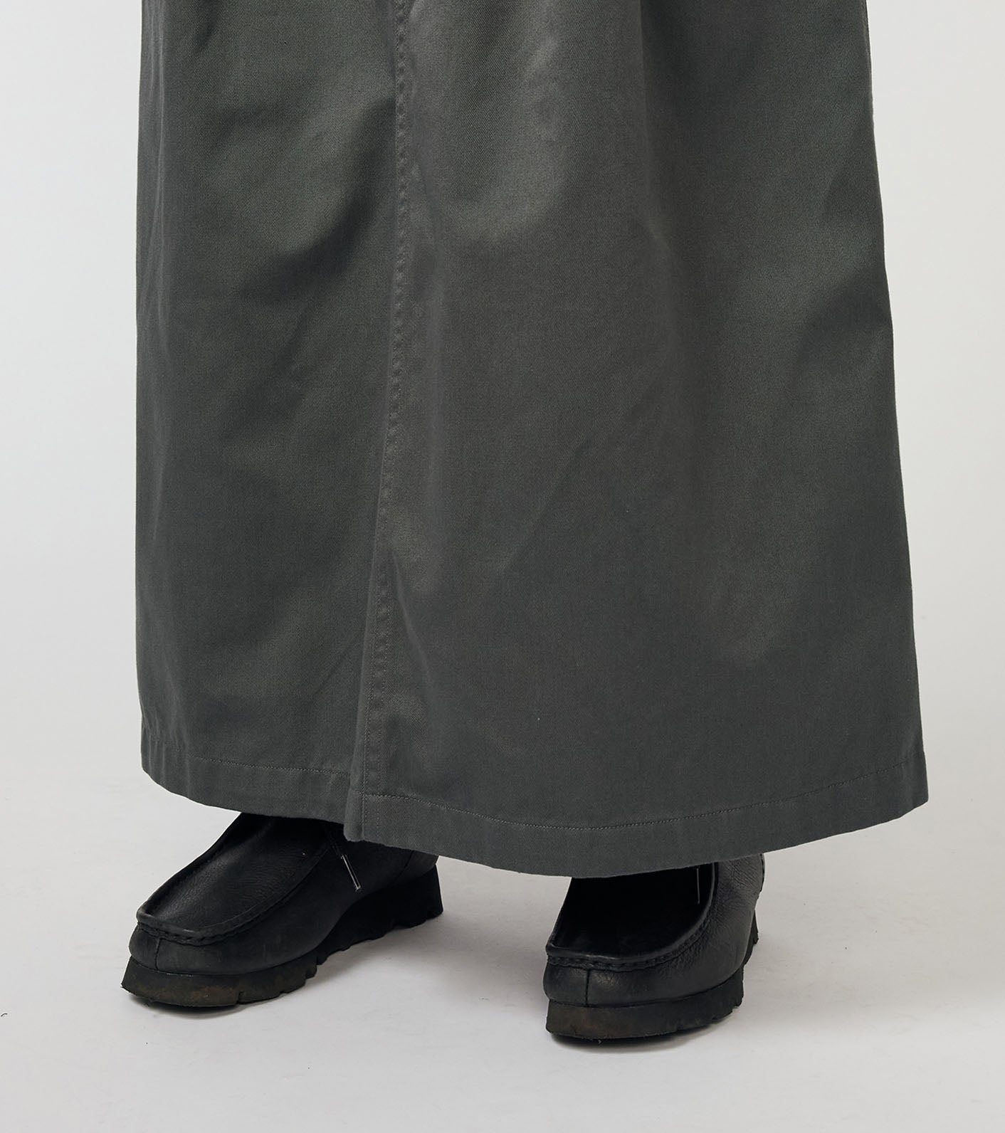 Chino Tuck Field Skirt