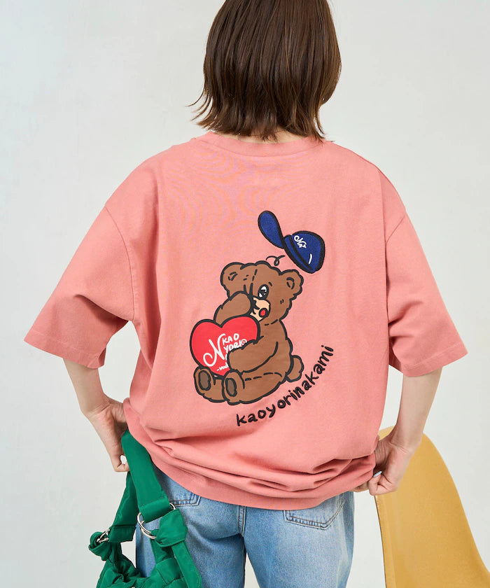 [Sales start on May 22, 12:00] kaoyorinakami × FREAK'S STORE/ Kaoyorinakami exclusive Swary Punch Bear Tee - Salmon Pink