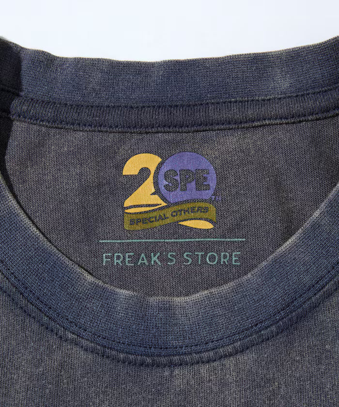 [Release on May 29 at 12:00] SPECIAL OTHERS × FREAK'S STORE Vintage-like Damage Logo Crew Neck T-shirt