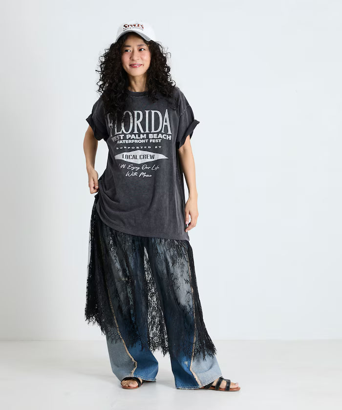 T-shirt lace docking one-piece