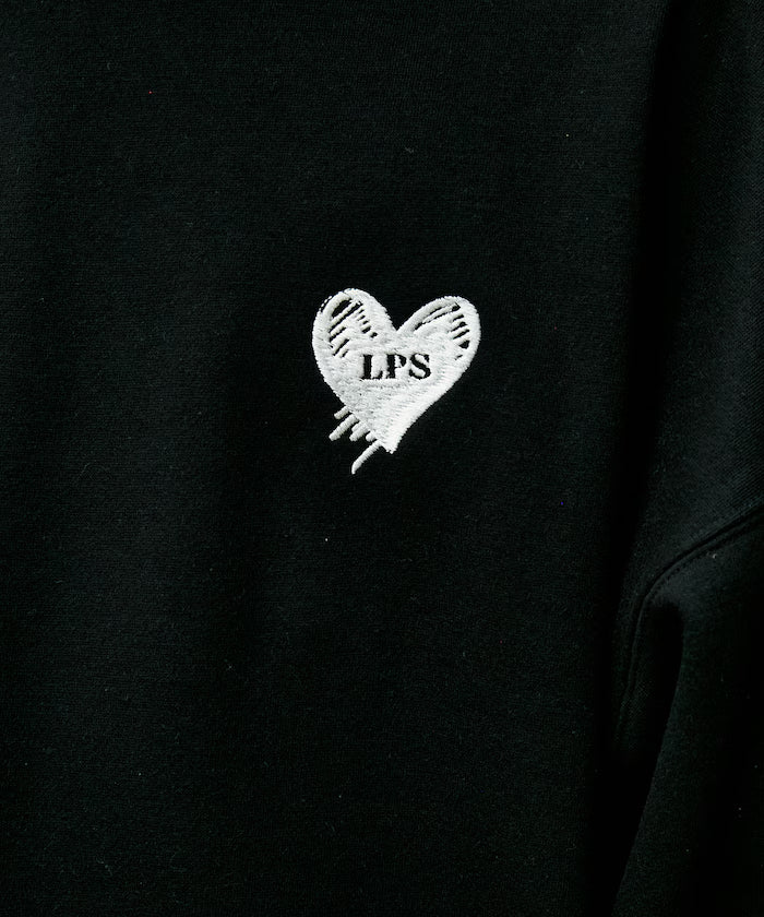 LOVE POP STUDIO HEART LOGO GRAPHIC SWEAT【Limited Edition】