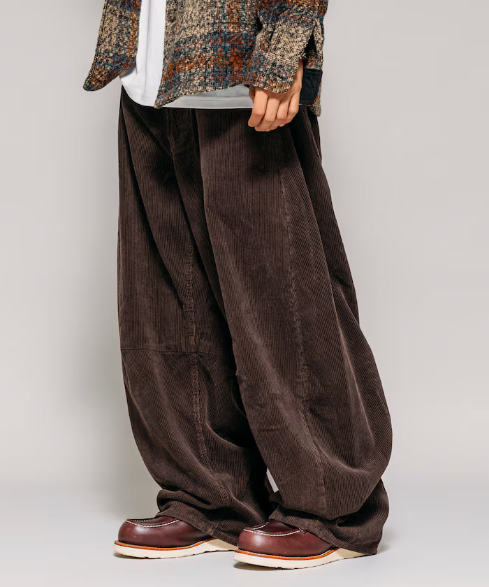 Wide Silhouette One Wash Curve Corduroy Pants
