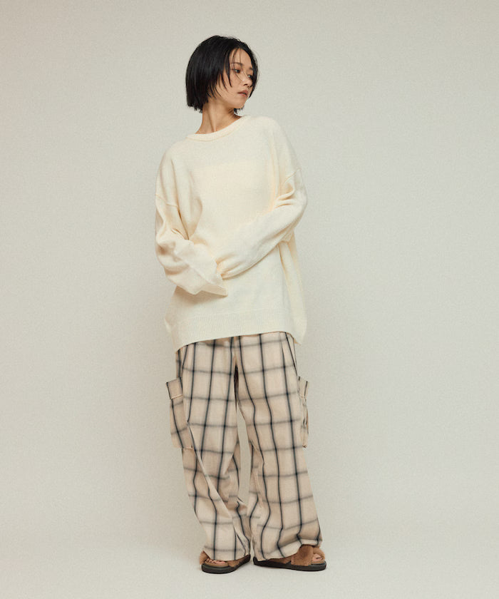 Sweat-like Lettered Knit / Jacquard Knit