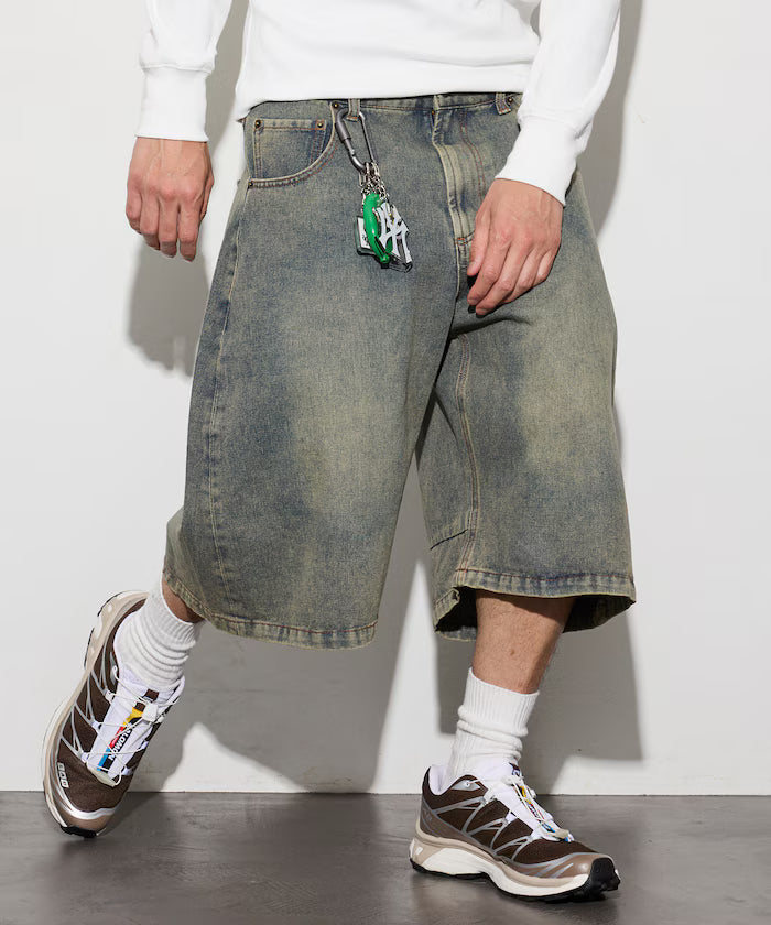 Wide Silhouette Vintage Processed Cropped Curve Denim Shorts