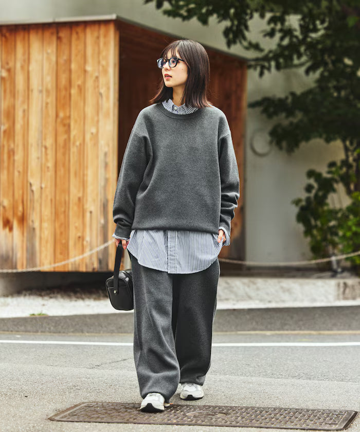 Sweat-like Crew Neck Knit