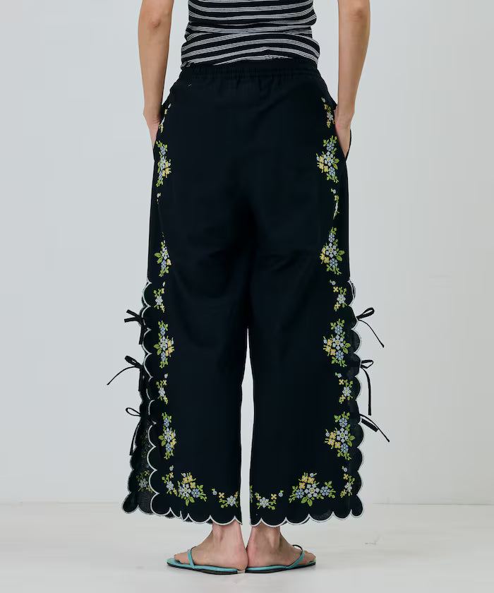India Scallop Floral Embroidery Pants