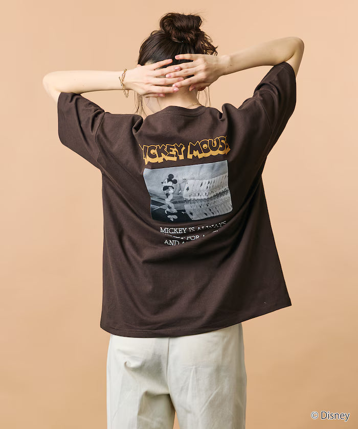 DISNEY/Mickey Mouse/Monochrome Back Print Crew Neck T-Shirt/Scene [Limited Edition]