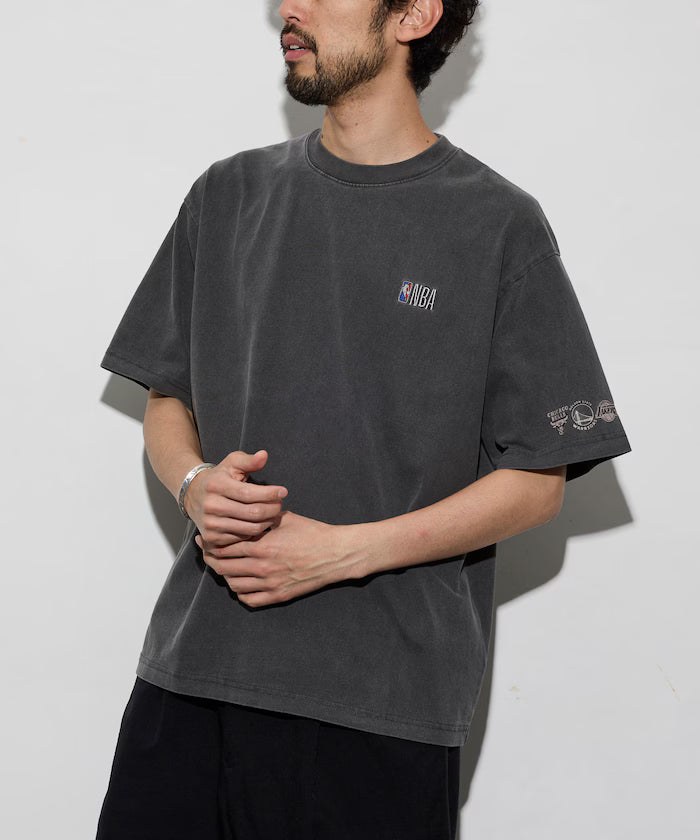 NBA × FREAK'S STORE Collaboration Random Team Logo Backprint Crewneck T-Shirt