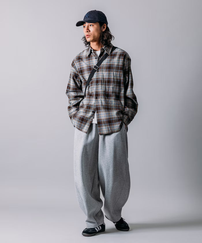 Wide Silhouette Bonding Barrel Leg Sweatpants 【Limited Edition】